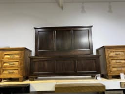 Algonquin Queen Bed