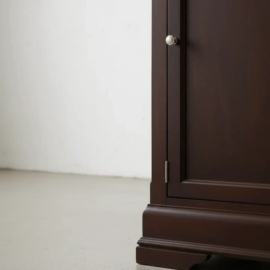penwood furniture phillipe gentlemans chest medium close up