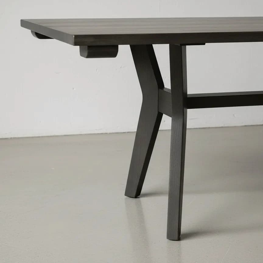 penwood furniture avenue dining table medium close up