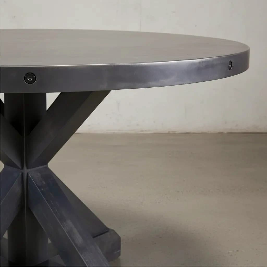 penwood furniture klondike table medium close up