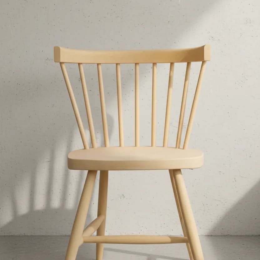 penwood furniture windsor reading chair face on horizontal