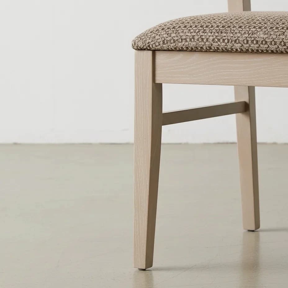 penwood furniture stanford chair medium close up