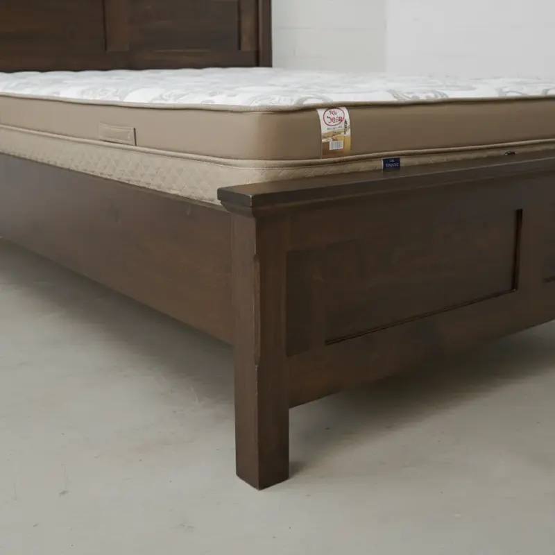 penwood furniture chateau bed medium close up