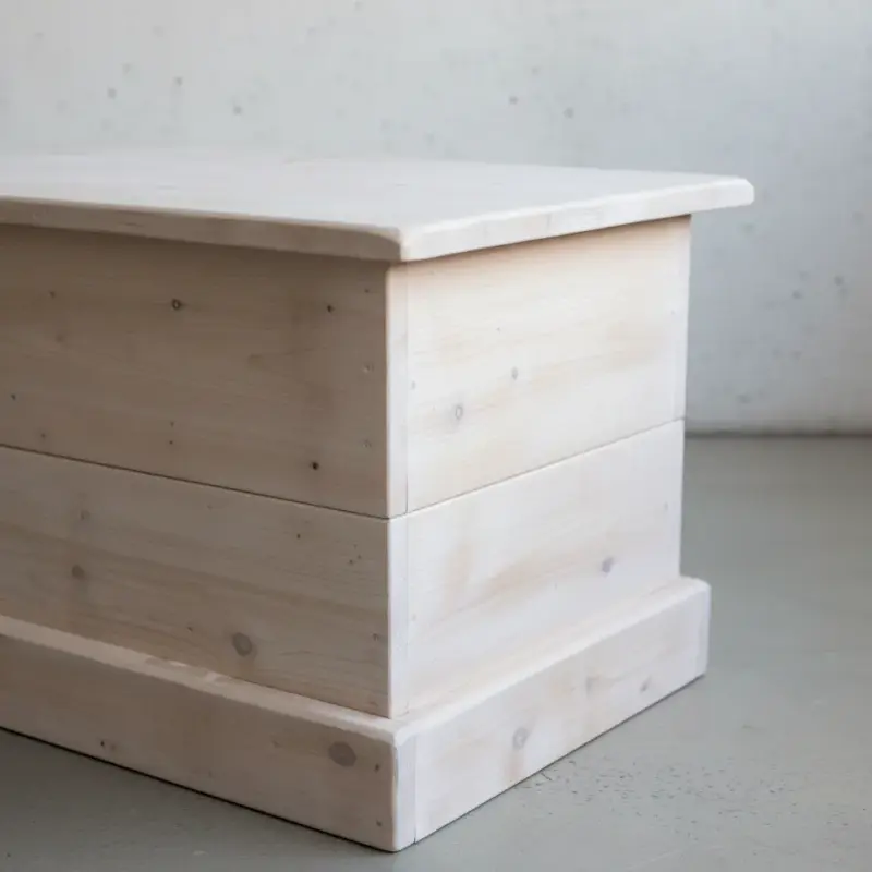 penwood furniture rustic blanket box sc2435 medium close up