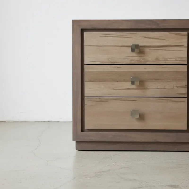 penwood furniture thornloe 6 drawer dresser medium close up